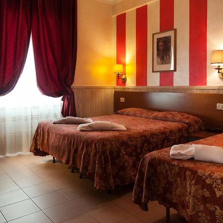 Hotel Pyramid Rom Rum bild