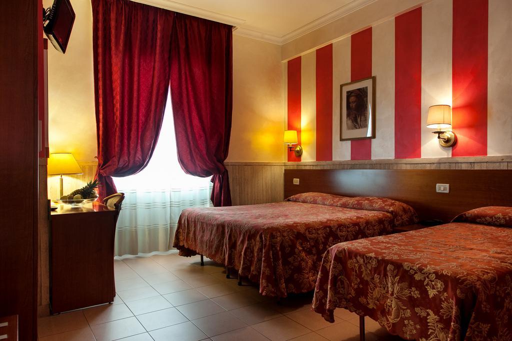 Hotel Pyramid Rom Rum bild